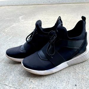 Kendall & Kylie Black High Top Sneakers size 9.5